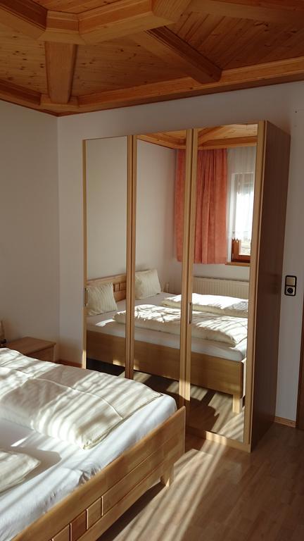 Haus Alpina Apartment Weissensee Exterior photo